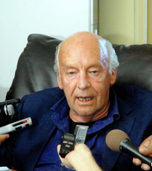 Eduardo Galeano: La neutralidad es imposible, somos indignos o indignados (+ Fotos)